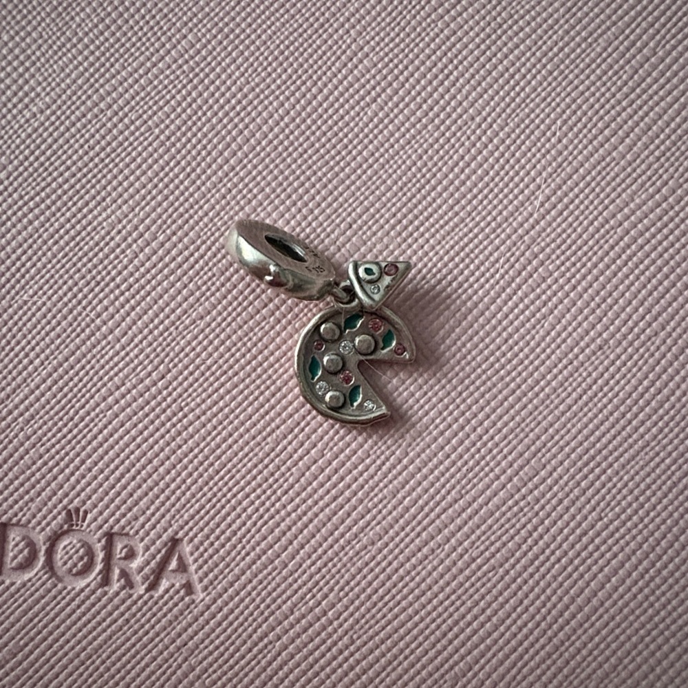 Pandora pizza charm